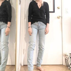 levi's light wash skinny jeans, size 27